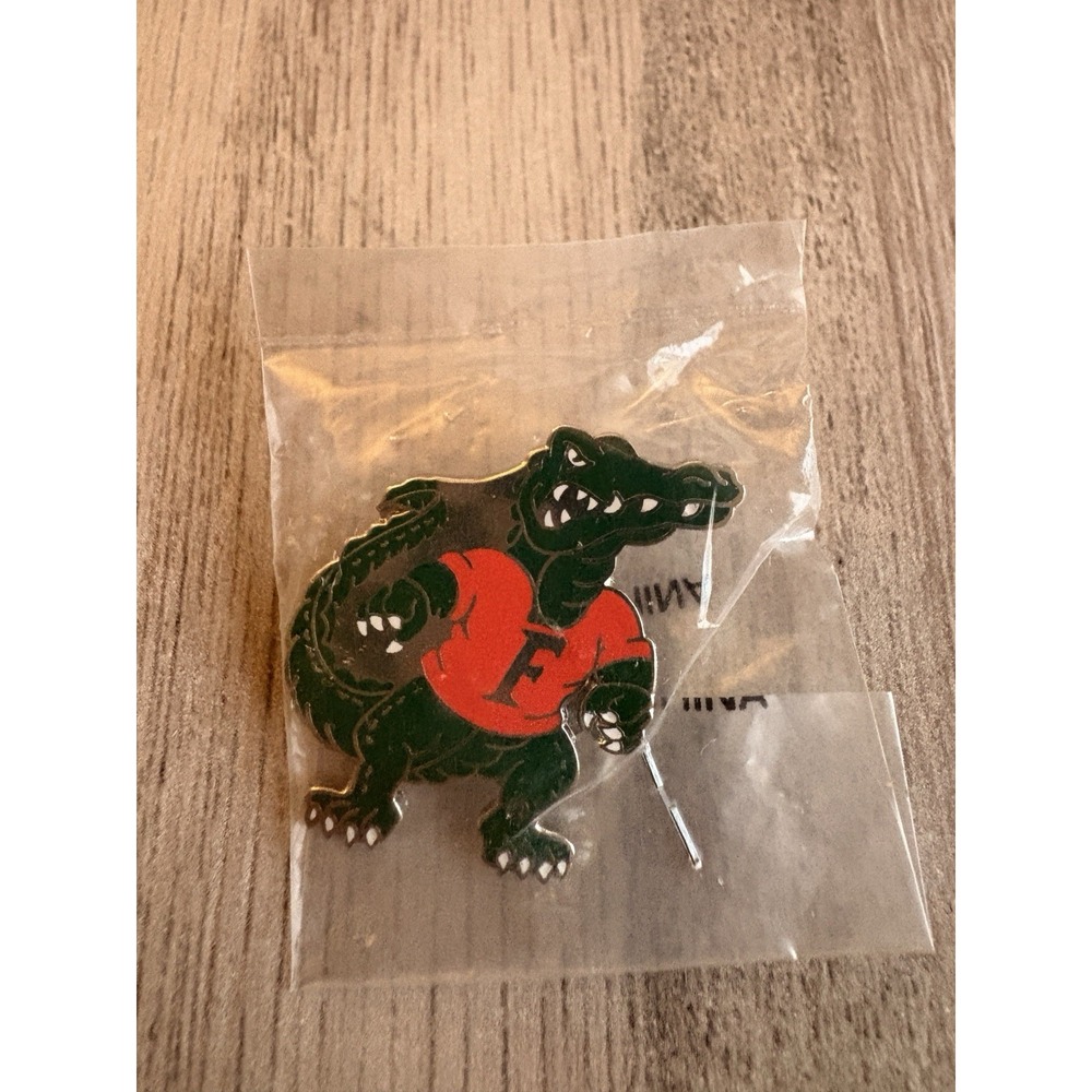 Florida Gators University NCAA Lapel Pin Sports Team Wear Mascot New Packaging